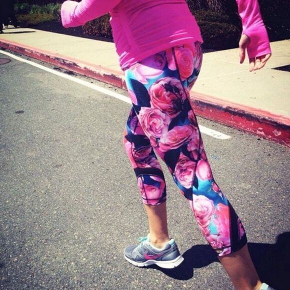 Lululemon Run: Inspire Crop II Secret Garden /‎ Black - Picture 3 of 9